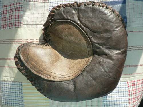 Spalding Patched Palm Basemitt Front